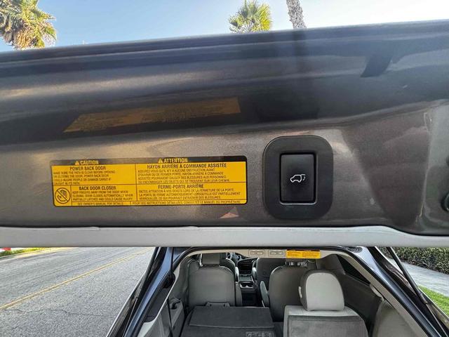 Photo of 2013 Predawn Gray Mica Toyota Sienna