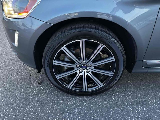 Photo of 2016 Osmium Grey Metallic Volvo XC60