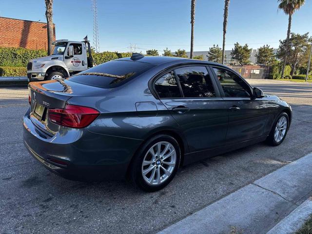 Photo of 2018 Mineral Gray Metallic BMW 320