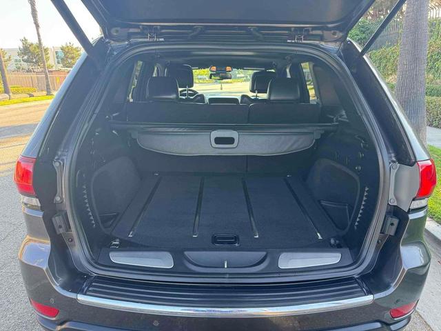 Photo of 2015 Granite Crystal Metallic Clearcoat Jeep Grand Cherokee