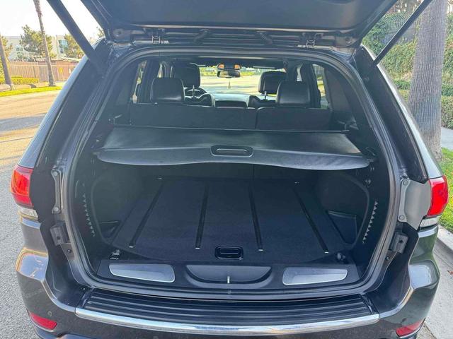 Photo of 2015 Granite Crystal Metallic Clearcoat Jeep Grand Cherokee