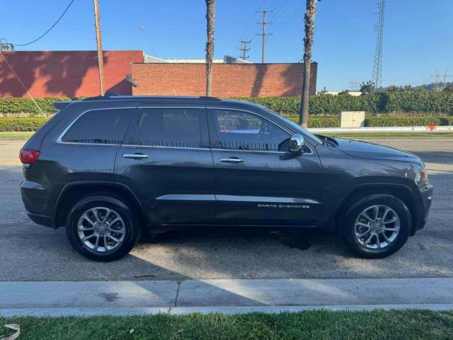 Photo of 2015 Granite Crystal Metallic Clearcoat Jeep Grand Cherokee