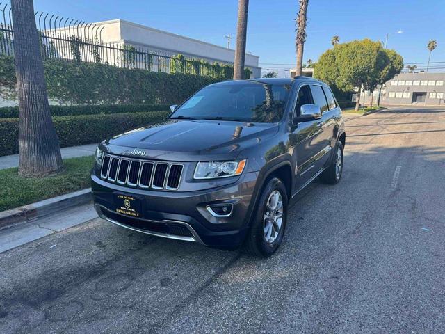 Photo of 2015 Granite Crystal Metallic Clearcoat Jeep Grand Cherokee