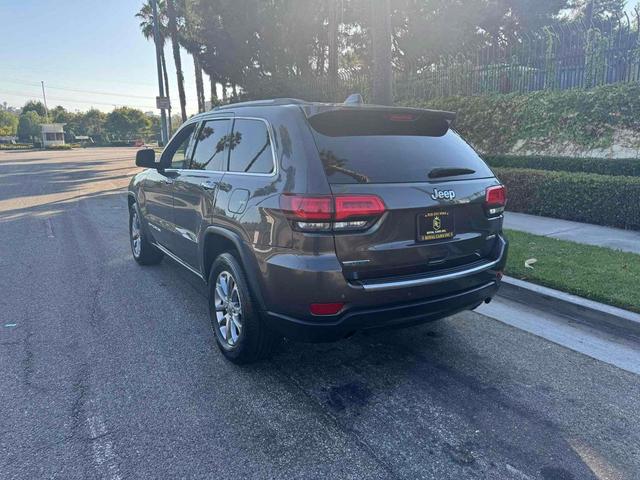 Photo of 2015 Granite Crystal Metallic Clearcoat Jeep Grand Cherokee