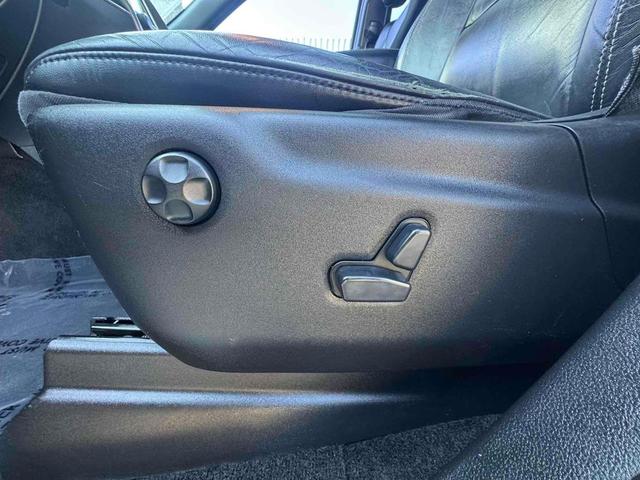 Photo of 2015 Granite Crystal Metallic Clearcoat Jeep Grand Cherokee