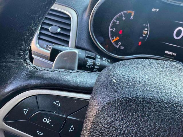 Photo of 2015 Granite Crystal Metallic Clearcoat Jeep Grand Cherokee