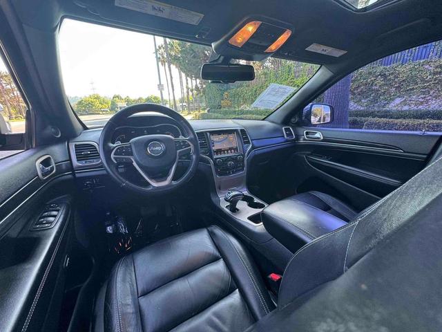 Photo of 2015 Granite Crystal Metallic Clearcoat Jeep Grand Cherokee