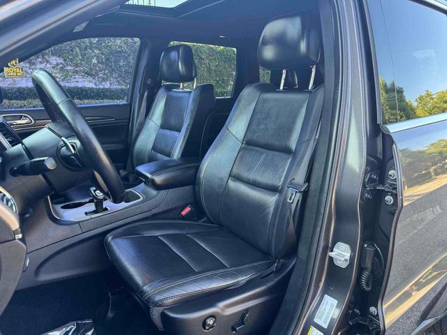 Photo of 2015 Granite Crystal Metallic Clearcoat Jeep Grand Cherokee
