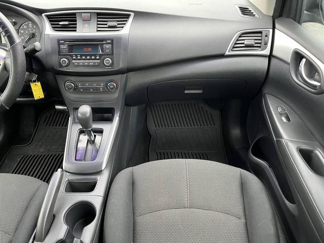 Photo of 2017 Super Black Nissan Sentra