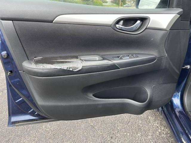 Photo of 2017 Super Black Nissan Sentra