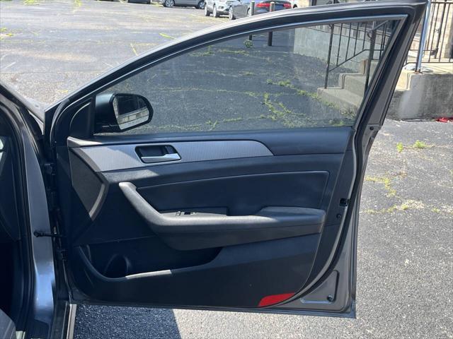 Photo of 2019 Machine Gray Hyundai SONATA