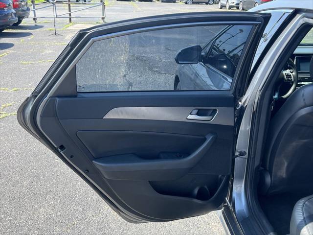 Photo of 2019 Machine Gray Hyundai SONATA