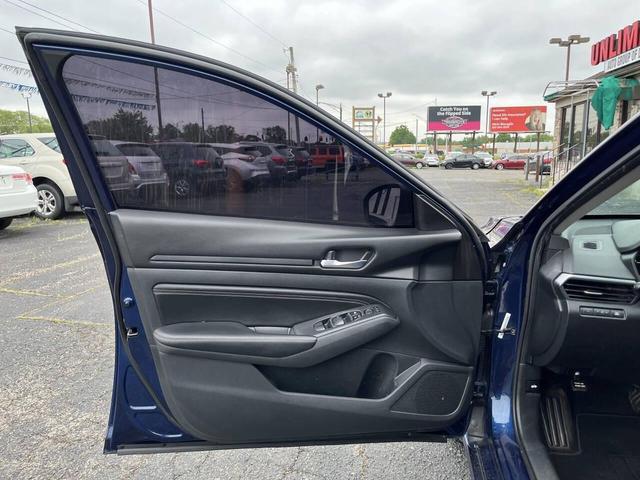 Photo of 2019 Deep Blue Pearl Nissan Altima