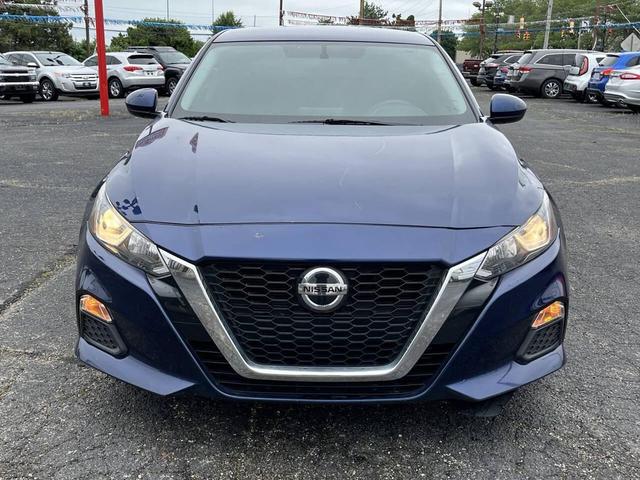 Photo of 2019 Deep Blue Pearl Nissan Altima