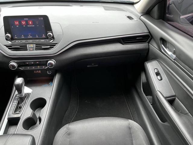 Photo of 2019 Deep Blue Pearl Nissan Altima