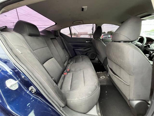 Photo of 2019 Deep Blue Pearl Nissan Altima