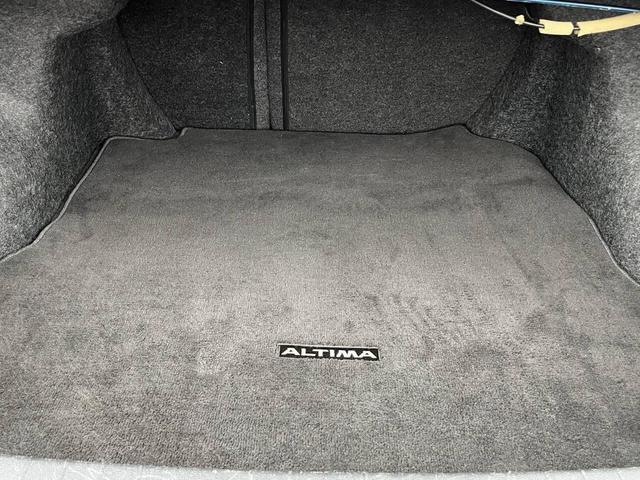 Photo of 2019 Deep Blue Pearl Nissan Altima