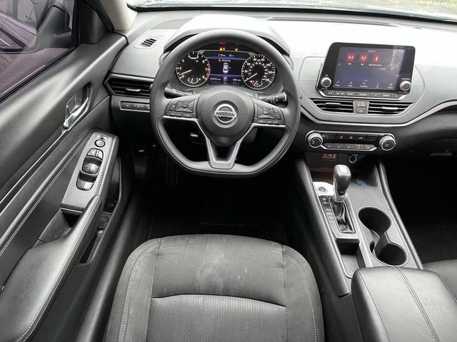 Photo of 2019 Deep Blue Pearl Nissan Altima