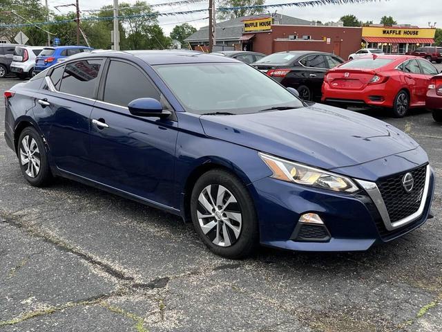 Photo of 2019 Deep Blue Pearl Nissan Altima