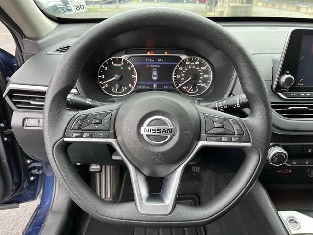 Photo of 2019 Deep Blue Pearl Nissan Altima