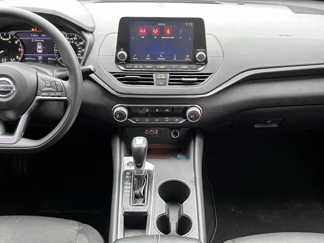 Photo of 2019 Deep Blue Pearl Nissan Altima