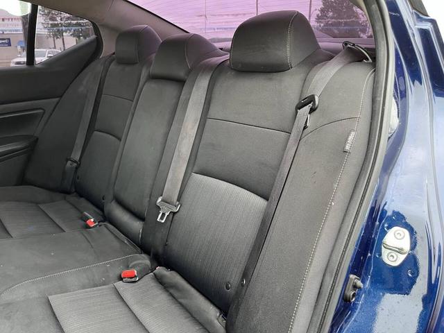 Photo of 2019 Deep Blue Pearl Nissan Altima