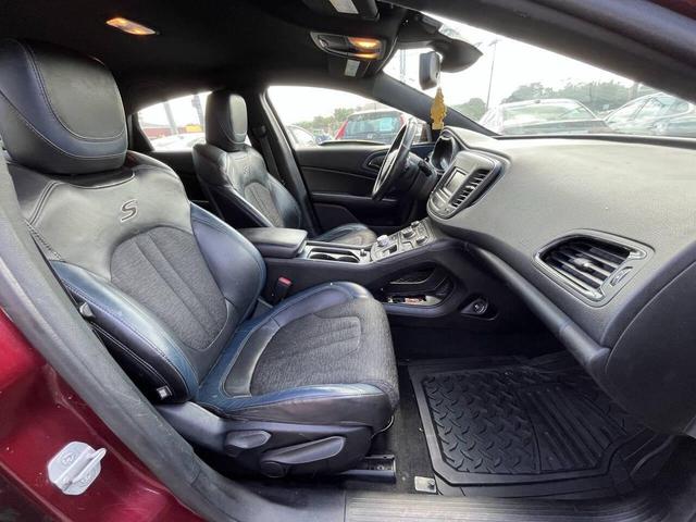 Photo of 2015 Maroon Chrysler 200