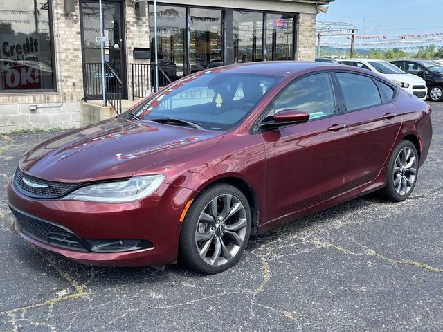 Photo of 2015 Maroon Chrysler 200