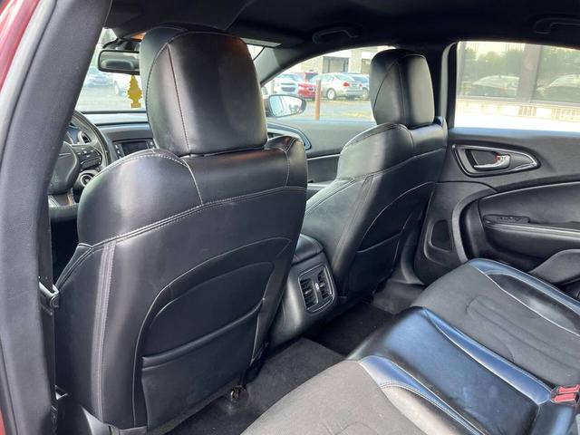 Photo of 2015 Maroon Chrysler 200