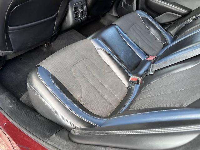 Photo of 2015 Maroon Chrysler 200