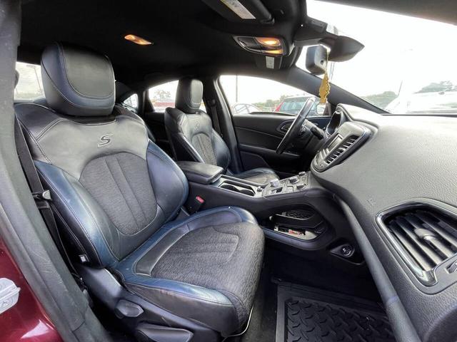 Photo of 2015 Maroon Chrysler 200