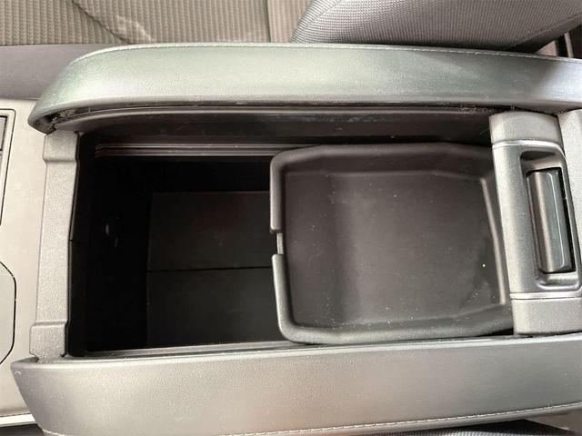 Photo of 2023 Celestial Silver Metallic Toyota Highlander Hybrid