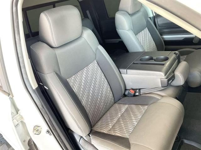 Photo of 2020 Super White Toyota Tundra
