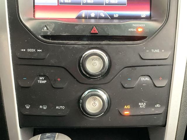 Photo of 2015 WHITE PLATINUM MET TRI-COAT Ford Explorer