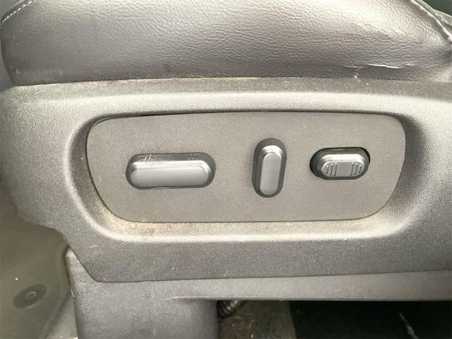 Photo of 2015 WHITE PLATINUM MET TRI-COAT Ford Explorer