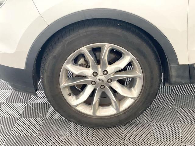Photo of 2015 WHITE PLATINUM MET TRI-COAT Ford Explorer