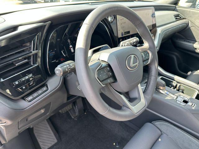 Photo of 2025 Wind Chill Pearl Lexus TX 350