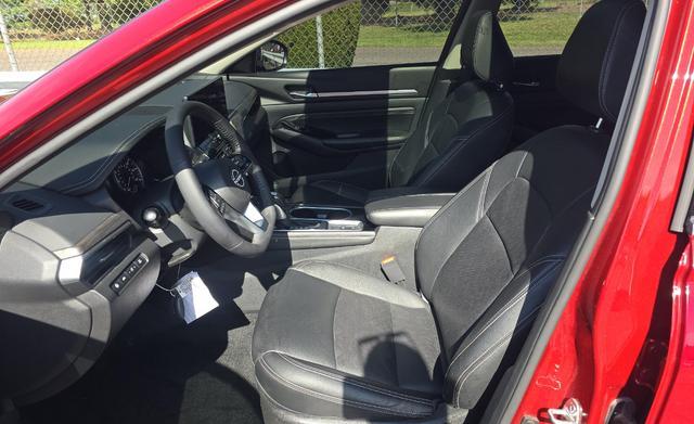 Photo of 2023 Scarlet Ember Tintcoat Nissan Altima
