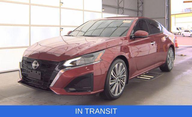 Photo of 2023 Scarlet Ember Tintcoat Nissan Altima