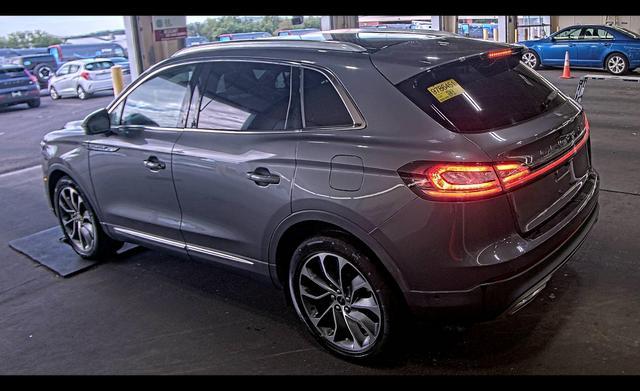 Photo of 2022 Asher Gray Metallic Clearcoat Lincoln Nautilus