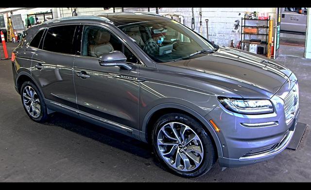 Photo of 2022 Asher Gray Metallic Clearcoat Lincoln Nautilus