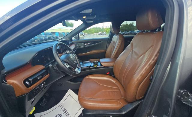 Photo of 2022 Asher Gray Metallic Clearcoat Lincoln Nautilus