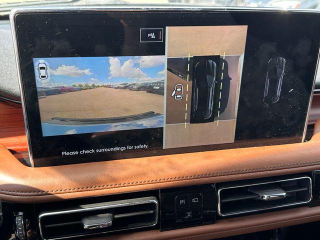 Photo of 2022 Asher Gray Metallic Clearcoat Lincoln Nautilus