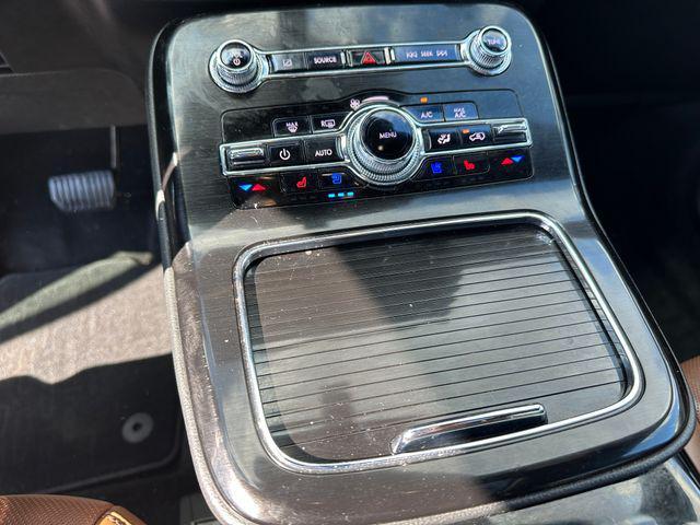 Photo of 2022 Asher Gray Metallic Clearcoat Lincoln Nautilus