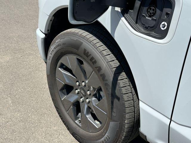 Photo of 2024 Avalanche Ford F-150 Lightning