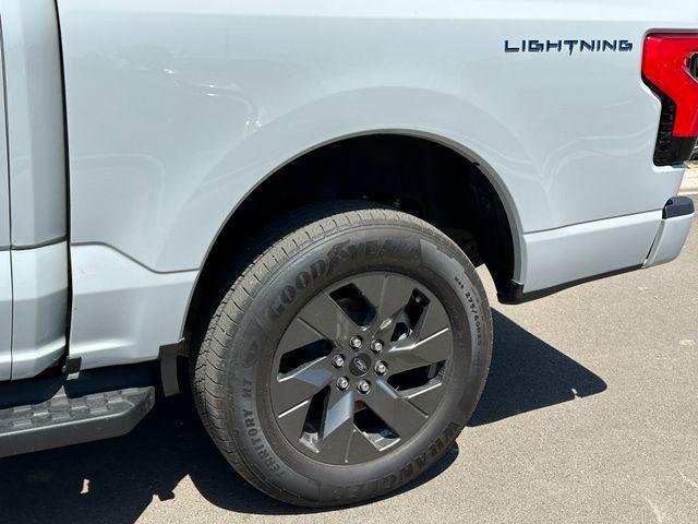 Photo of 2024 Avalanche Ford F-150 Lightning