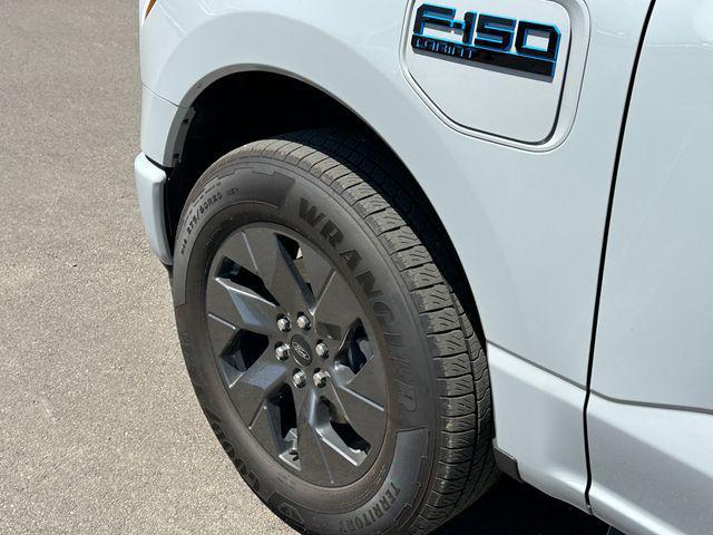 Photo of 2024 Avalanche Ford F-150 Lightning