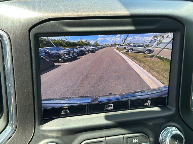 Photo of 2022 White GMC Sierra 1500