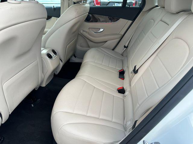 Photo of 2022 White Mercedes-Benz GLC 300