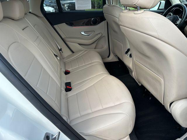Photo of 2022 White Mercedes-Benz GLC 300